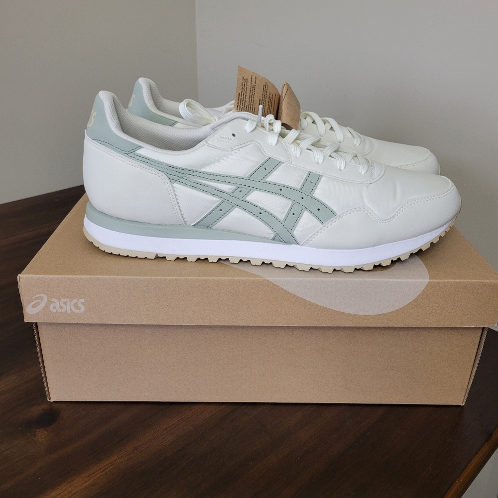 ASICS Men's White and Light Gray Athletic Shoes